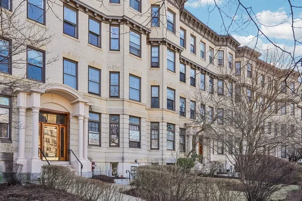 $489,000 | 1870 Commonwealth Avenue, Unit 1, Boston, MA 02135