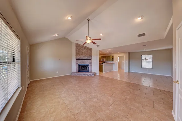 $1,950 | 409 Alvin Drive, Kerrville, TX 78028