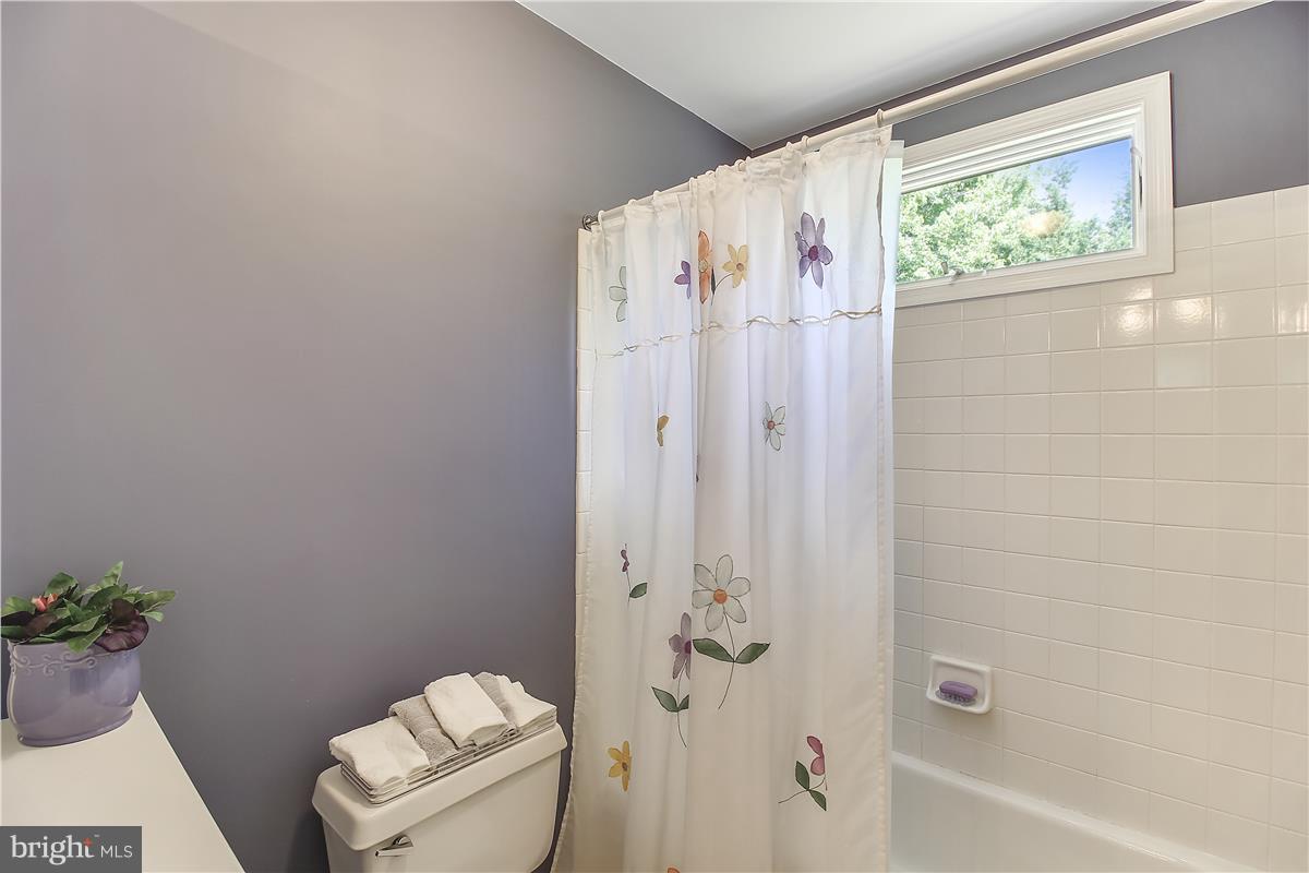 8006 Boulder Ridge Way Gaithersburg, MD 20882 - Photo 19 of 30 Bath