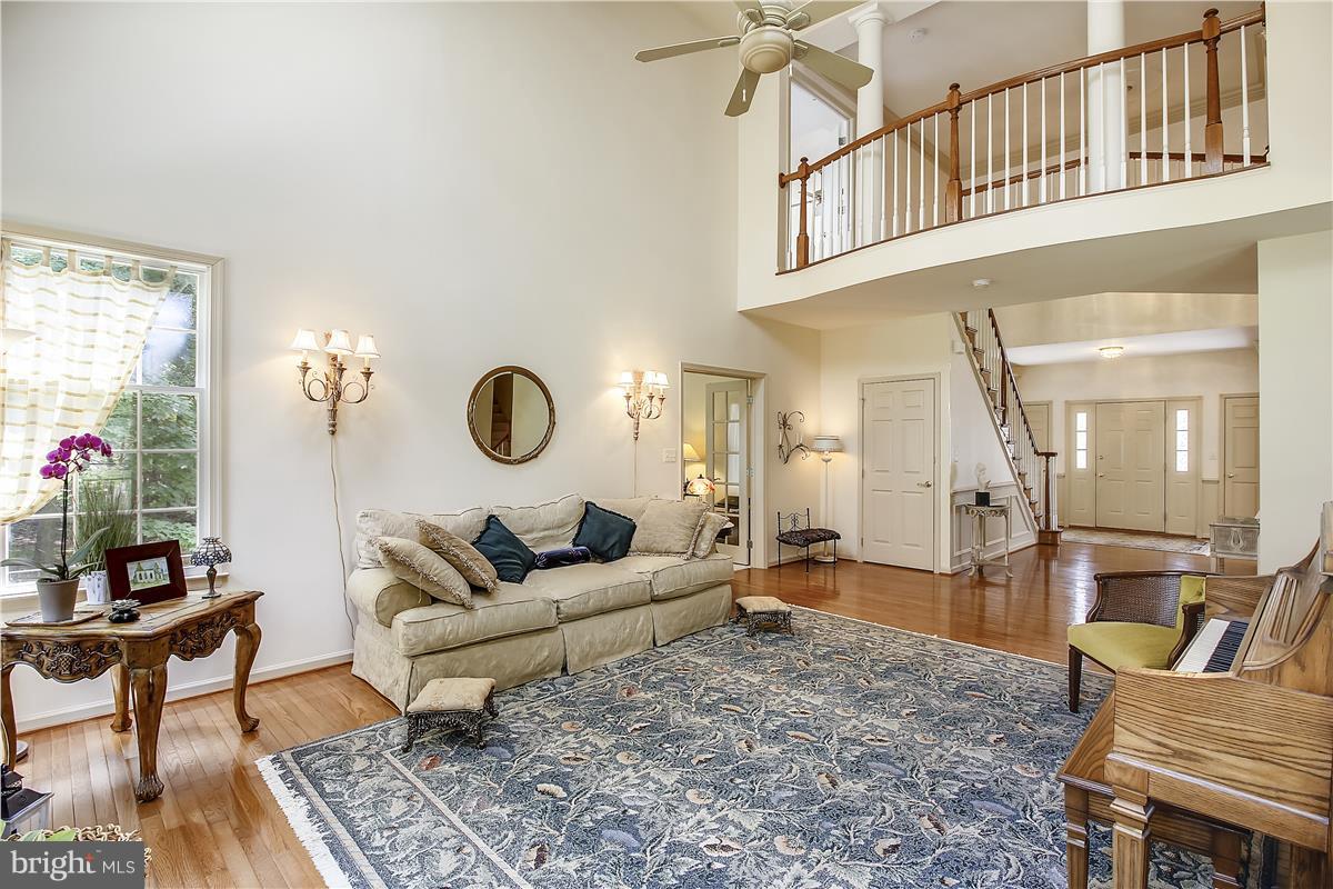 8006 Boulder Ridge Way Gaithersburg, MD 20882 - Photo 5 of 30 Family Room