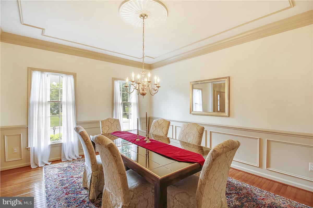 8006 Boulder Ridge Way Gaithersburg, MD 20882 - Photo 8 of 30 Dining Room