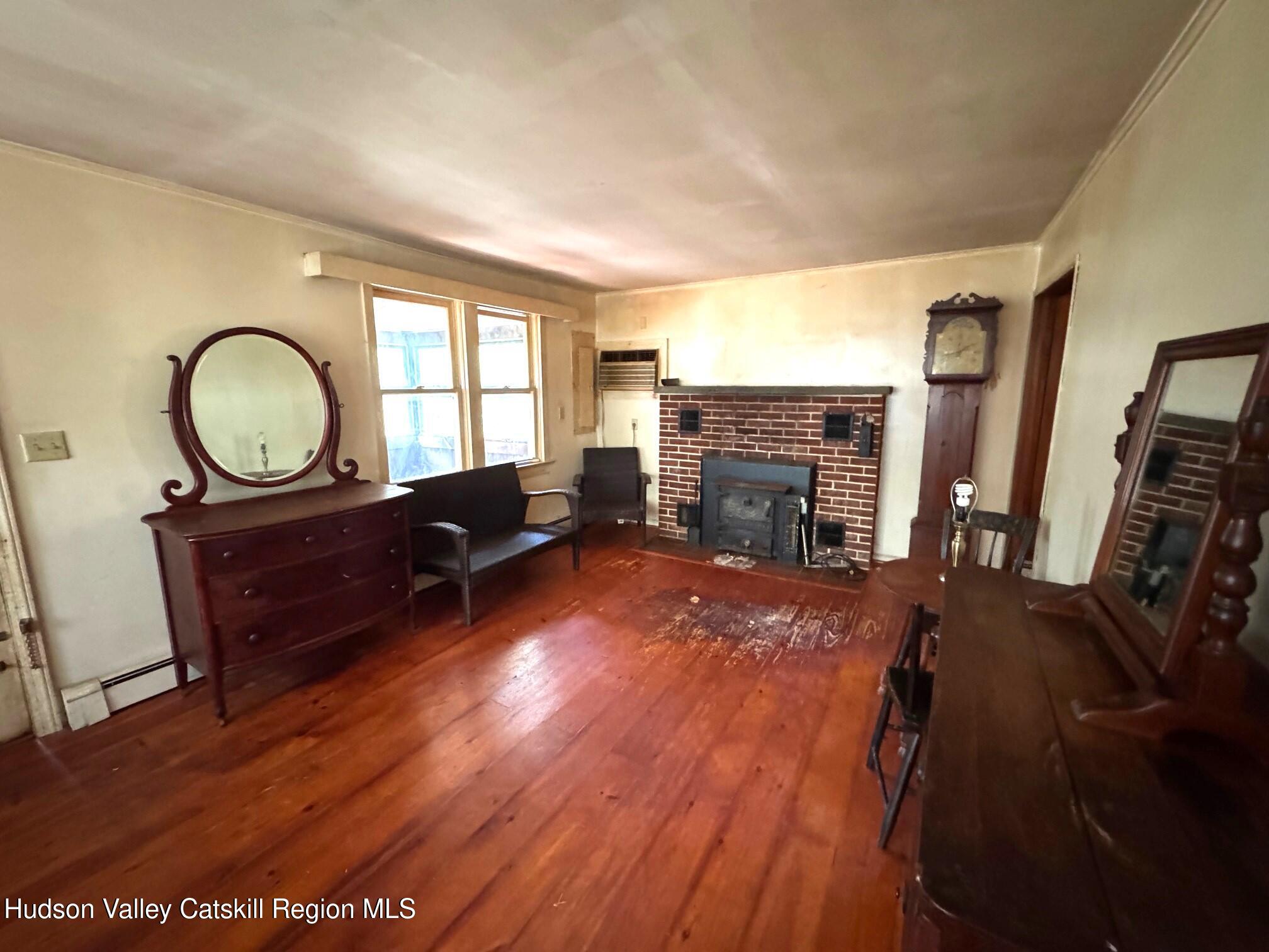 252 Ralph Vedder Road Saugerties, NY 12477 - Photo 5 of 19 living room 1