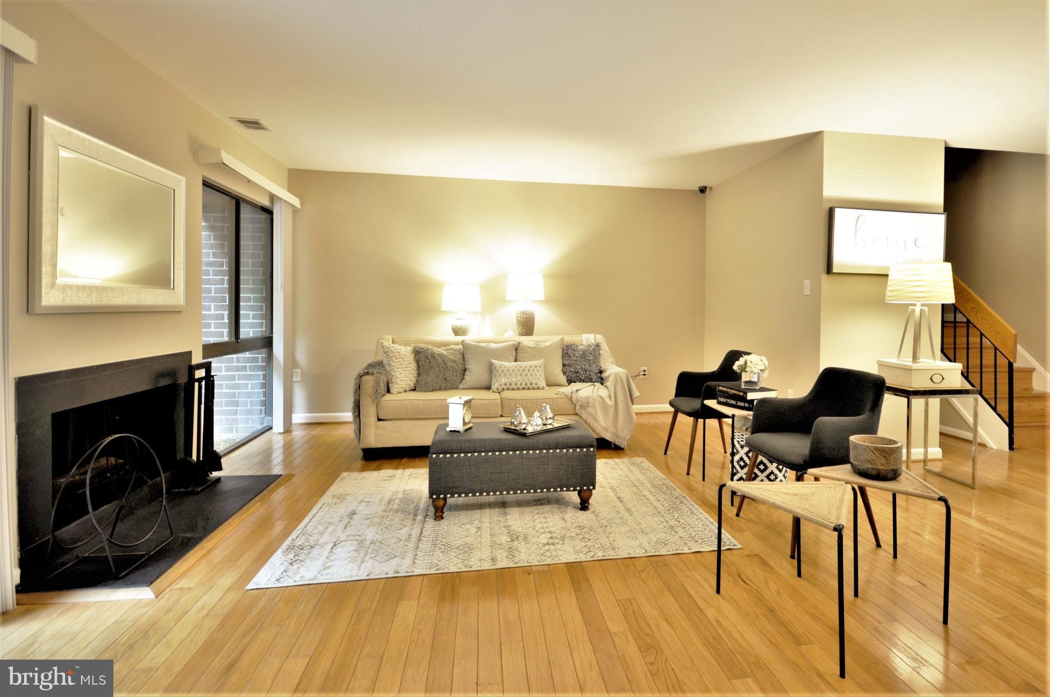 2009 Approach Lane Reston, VA 20191 - Photo 5 of 17 Living Room