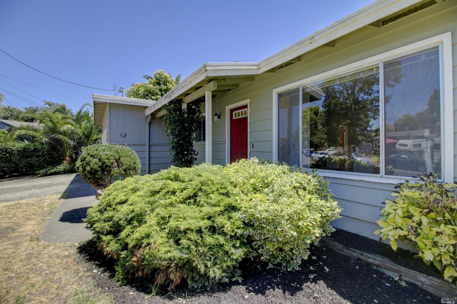 644 Sunny Manor Way Santa Rosa, CA 95401 - Photo 1 of 1 Gallery Image 1