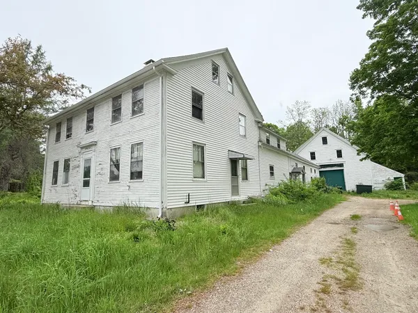 $399,900 | 190 Ossipee Trail East, Standish, ME 04084