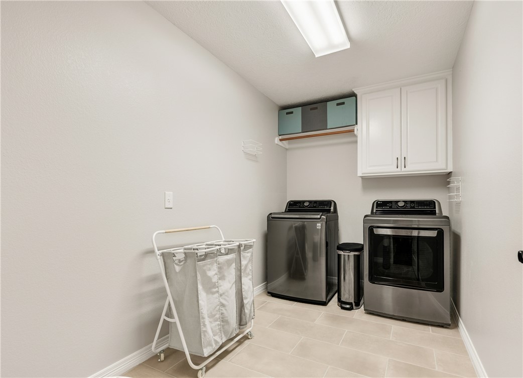 2703 Hickory Court Bryan, TX 77808 - Photo 8 of 26