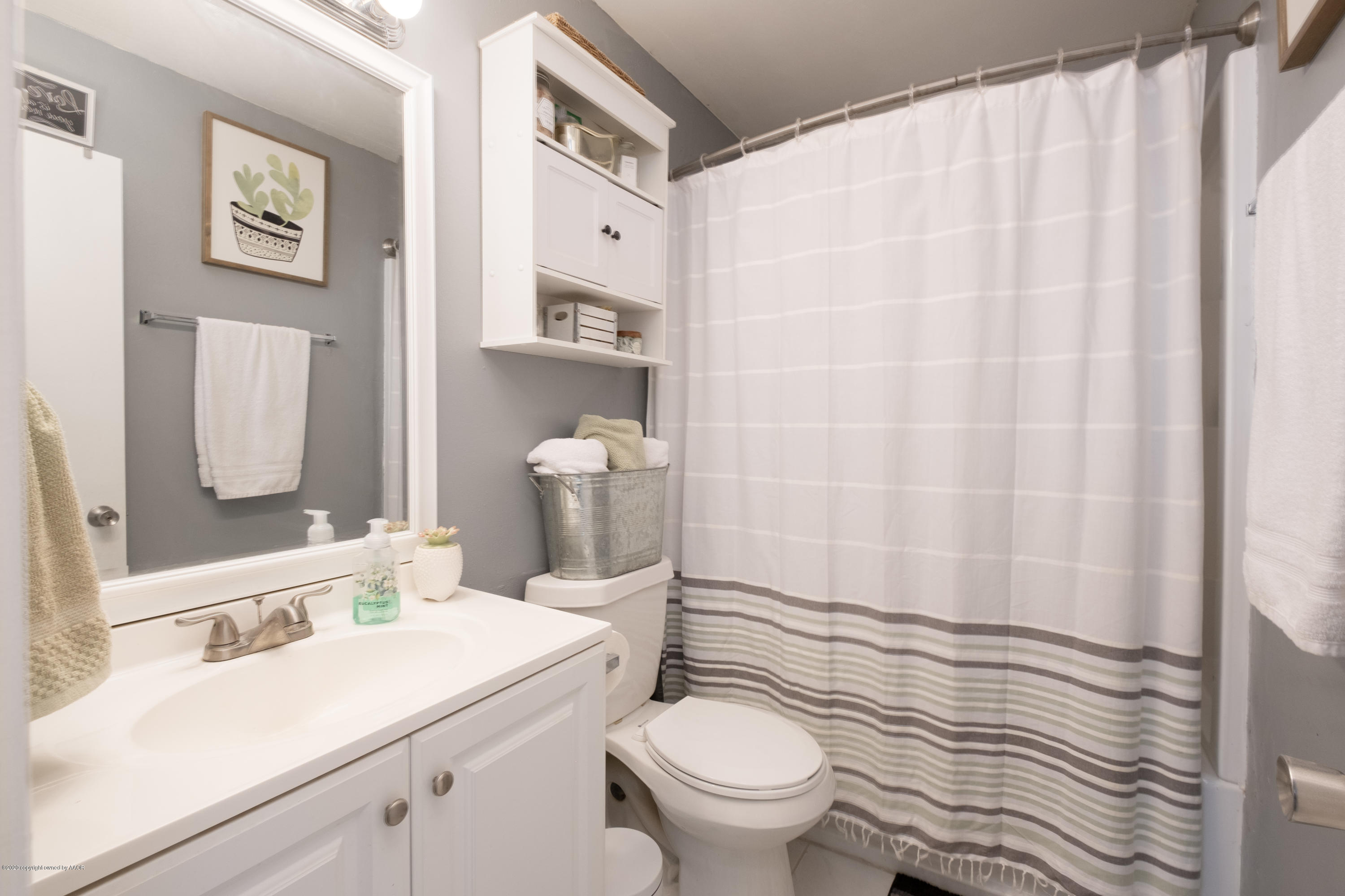 4205 Bowie Street Amarillo, TX 79110 - Photo 13 of 17 Bathroom