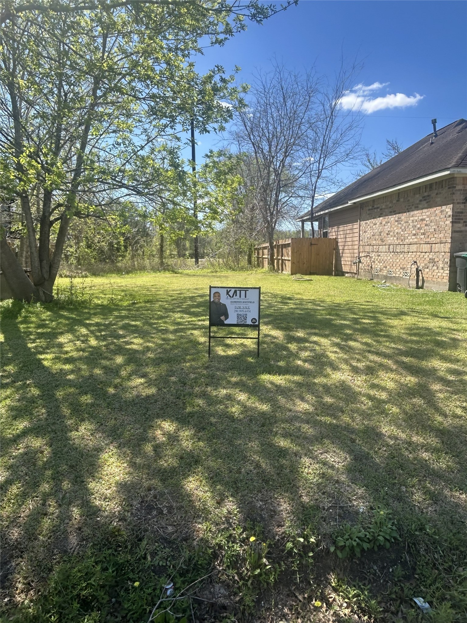 a view of a outdoor space