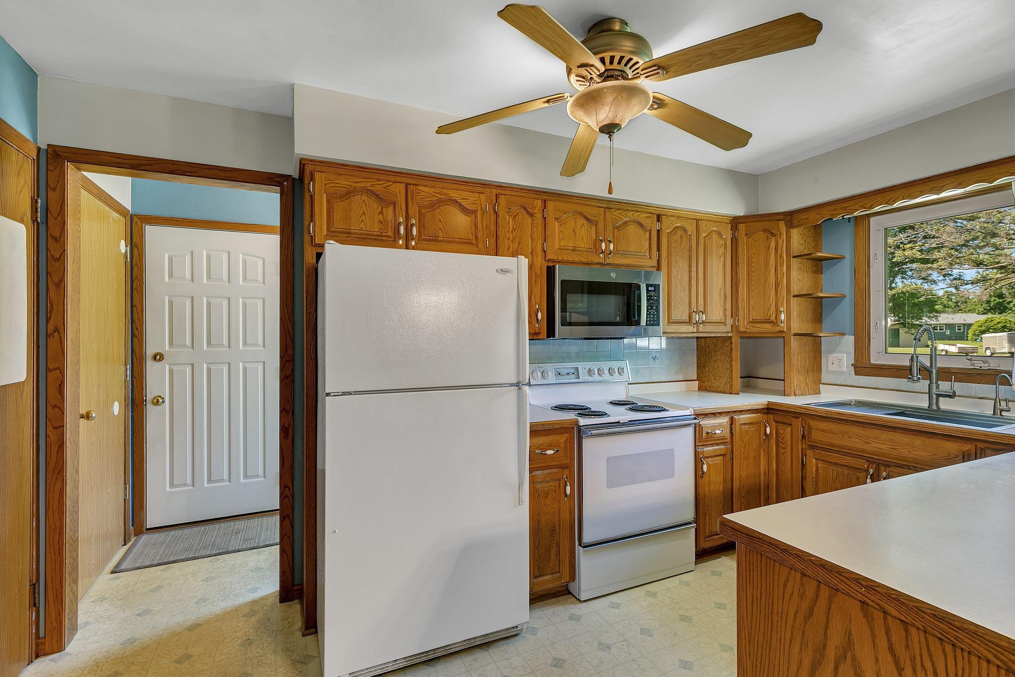 1022 Sunset Ridge Road St. Cloud, MN 56303 - Photo 3 of 24