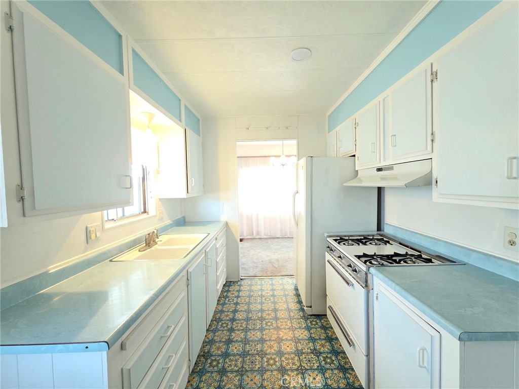 20806 Gridley Road, Unit 52 Lakewood, CA 90715 - Photo 31 of 51