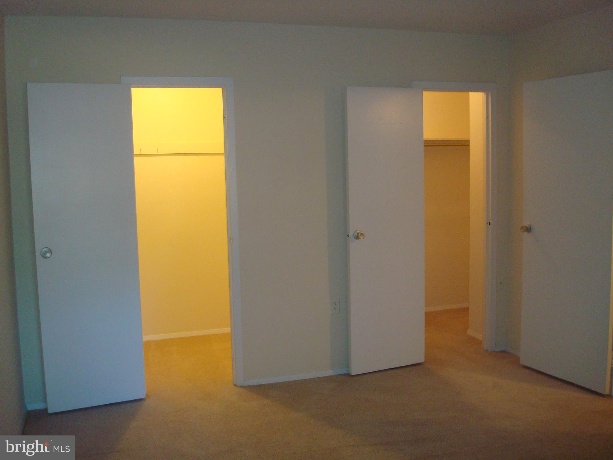 18612 Walkers Choice Road, Unit 2 Gaithersburg, MD 20886 - Photo 13 of 26 2 walk-in closets!