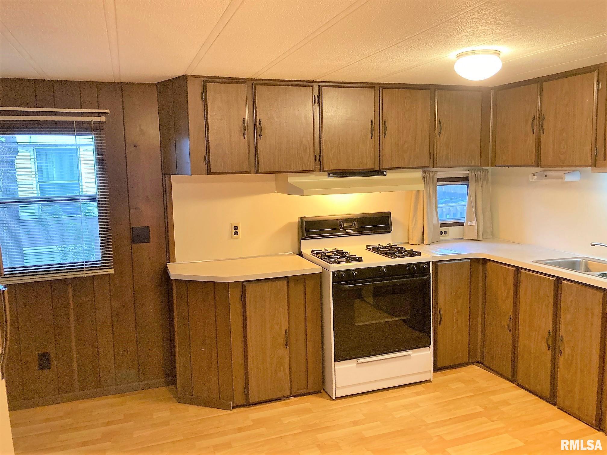 1618 West Jefferson Street, Unit 32 Springfield, IL 62702 - Photo 15 of 24