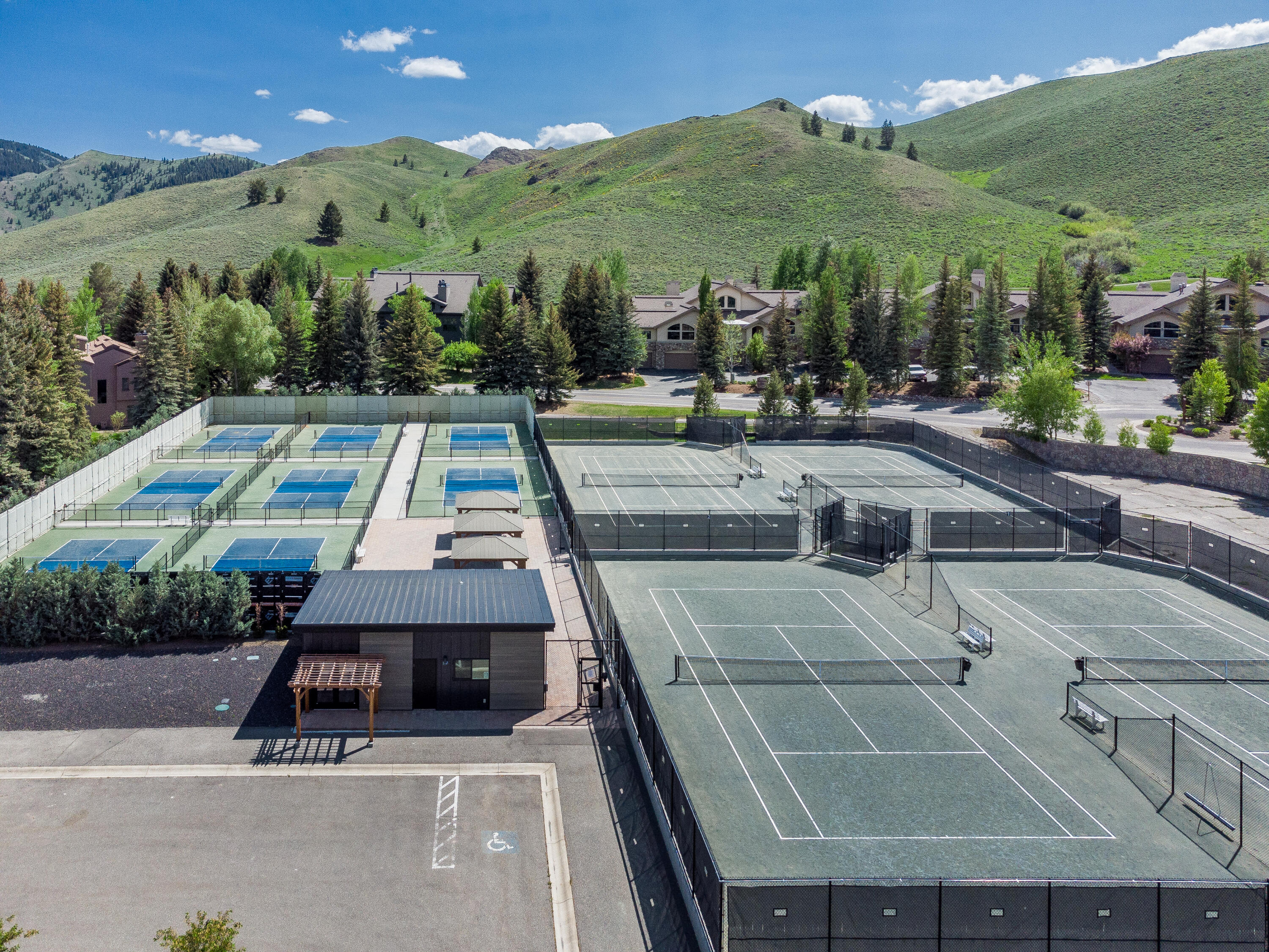 111 Angani Way, Unit 2069 Sun Valley, ID 83353 - Photo 9 of 14 111 Angani Way 2069