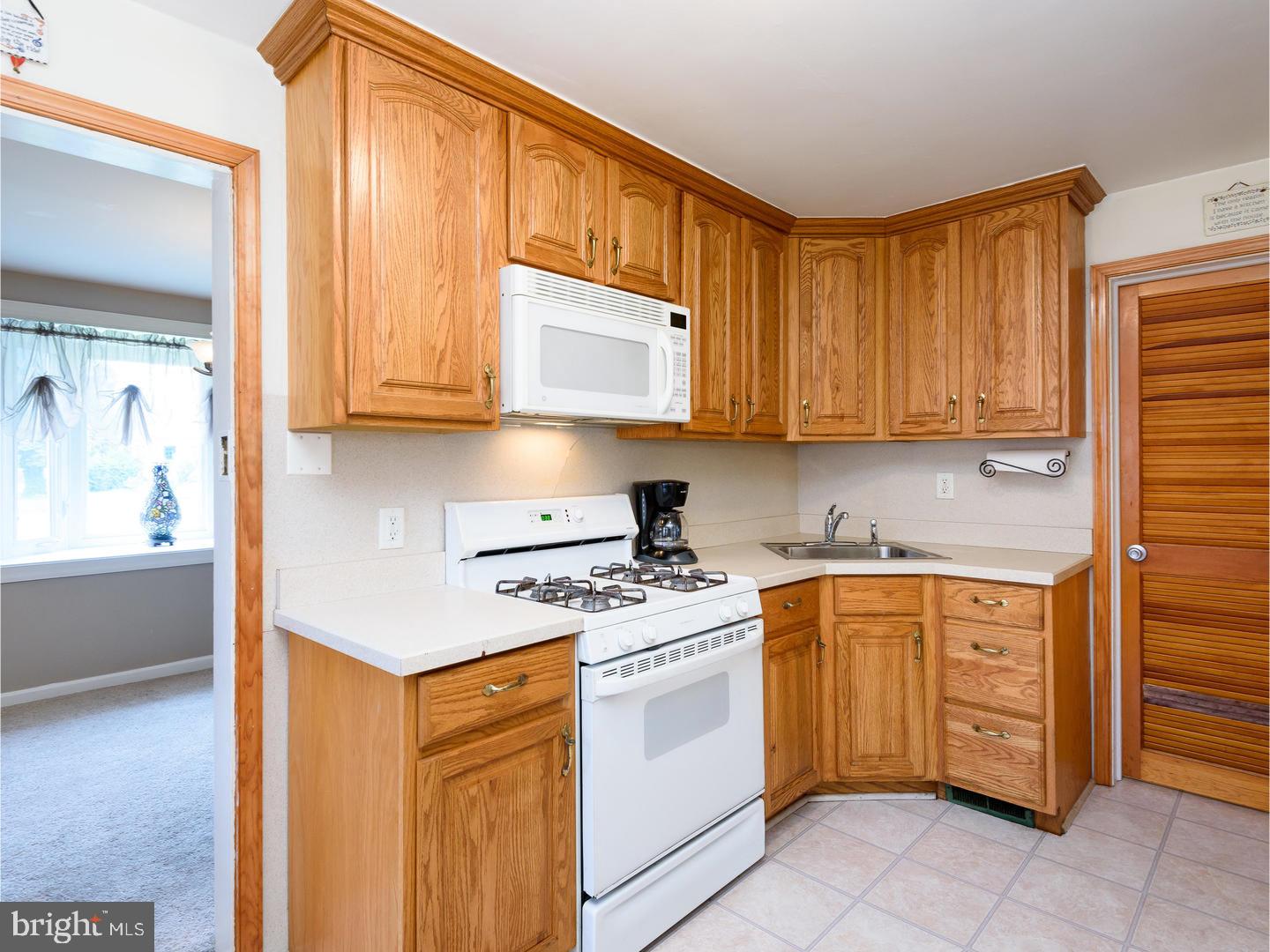 2903 Wakefield Drive Holmes, PA 19043 - Photo 12 of 25