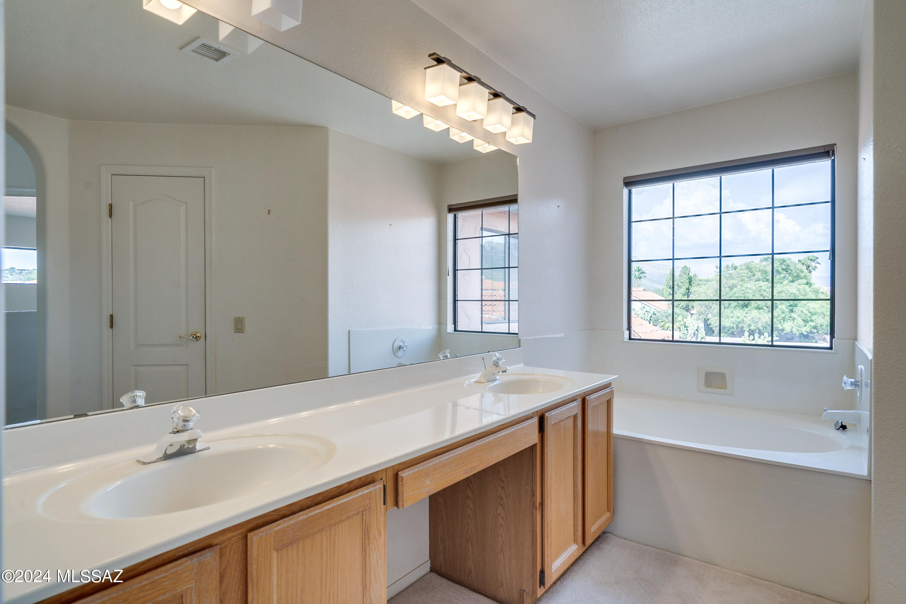 5259 North Mountain Terrace Road Tucson, AZ 85750 - Photo 17 of 38