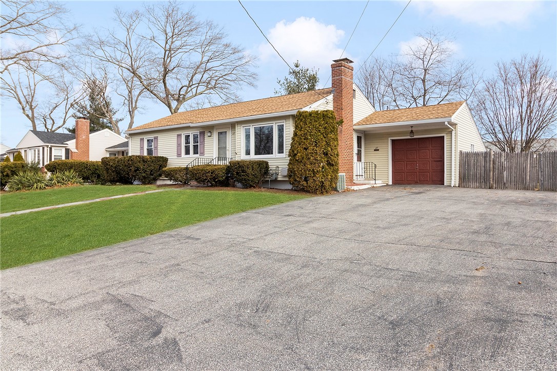 27 Kalmer Road Warwick, RI 02886 - Photo 2 of 31 Gallery Image 2