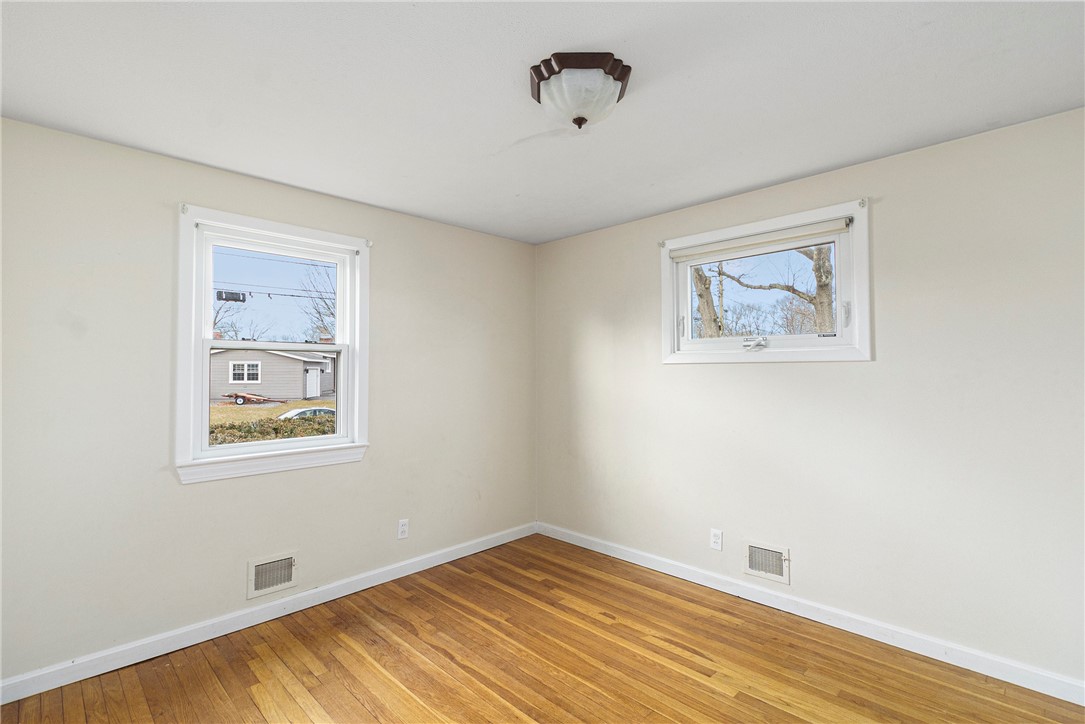 27 Kalmer Road Warwick, RI 02886 - Photo 29 of 31 Bedroom 2