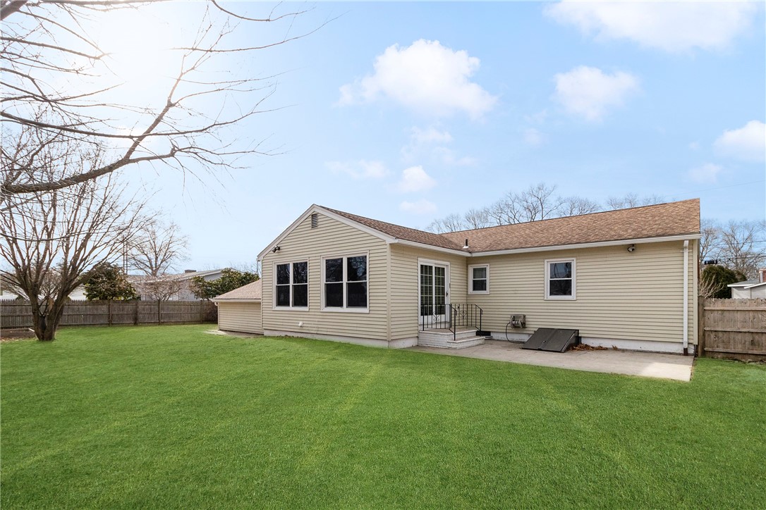 27 Kalmer Road Warwick, RI 02886 - Photo 7 of 31 Gallery Image 7