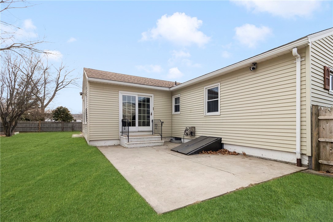 27 Kalmer Road Warwick, RI 02886 - Photo 8 of 31 Gallery Image 8