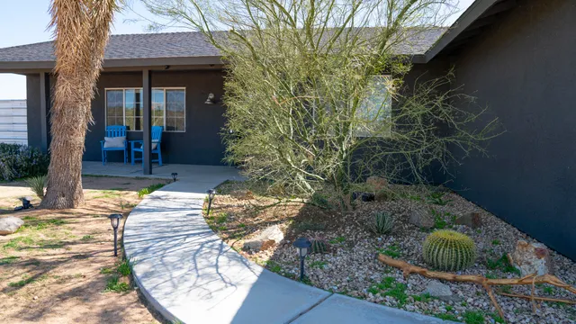 a view of outdoor space yard and porch
