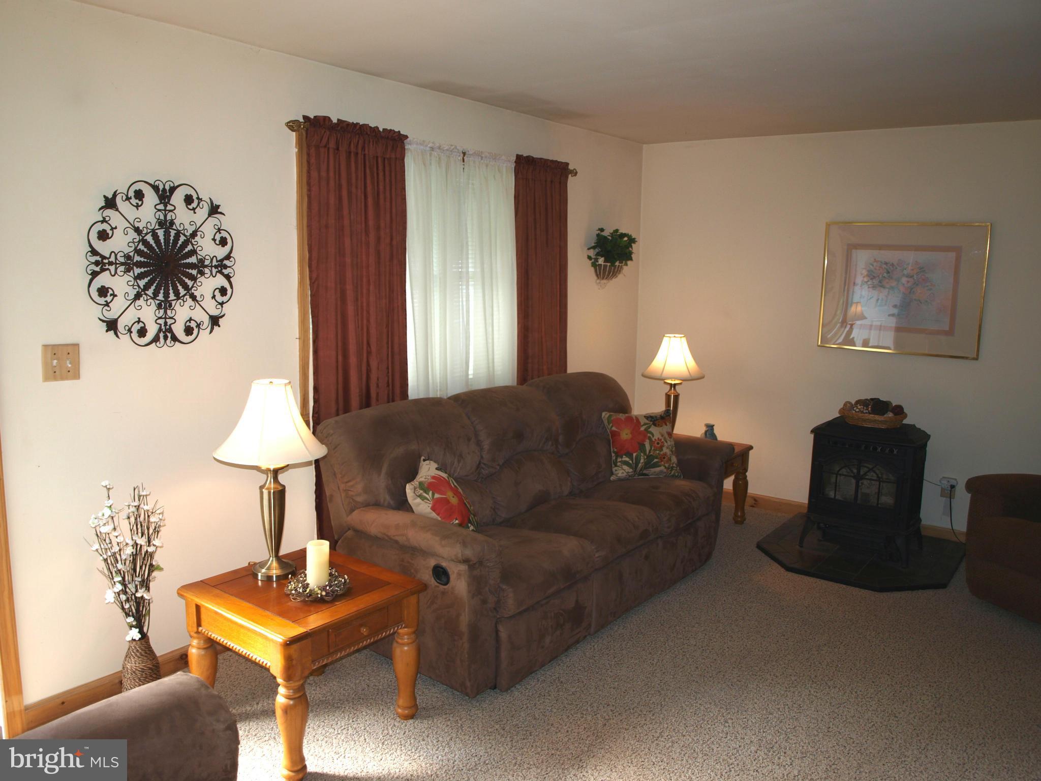 3066 Whiteford Road Pylesville, MD 21132 - Photo 16 of 30 Living Room