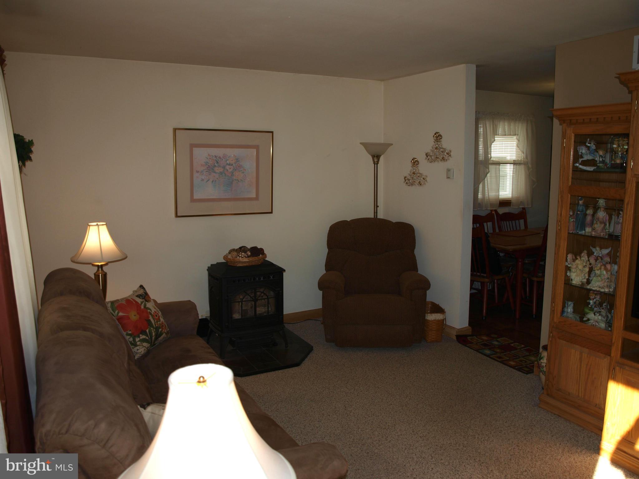 3066 Whiteford Road Pylesville, MD 21132 - Photo 17 of 30 Living Room