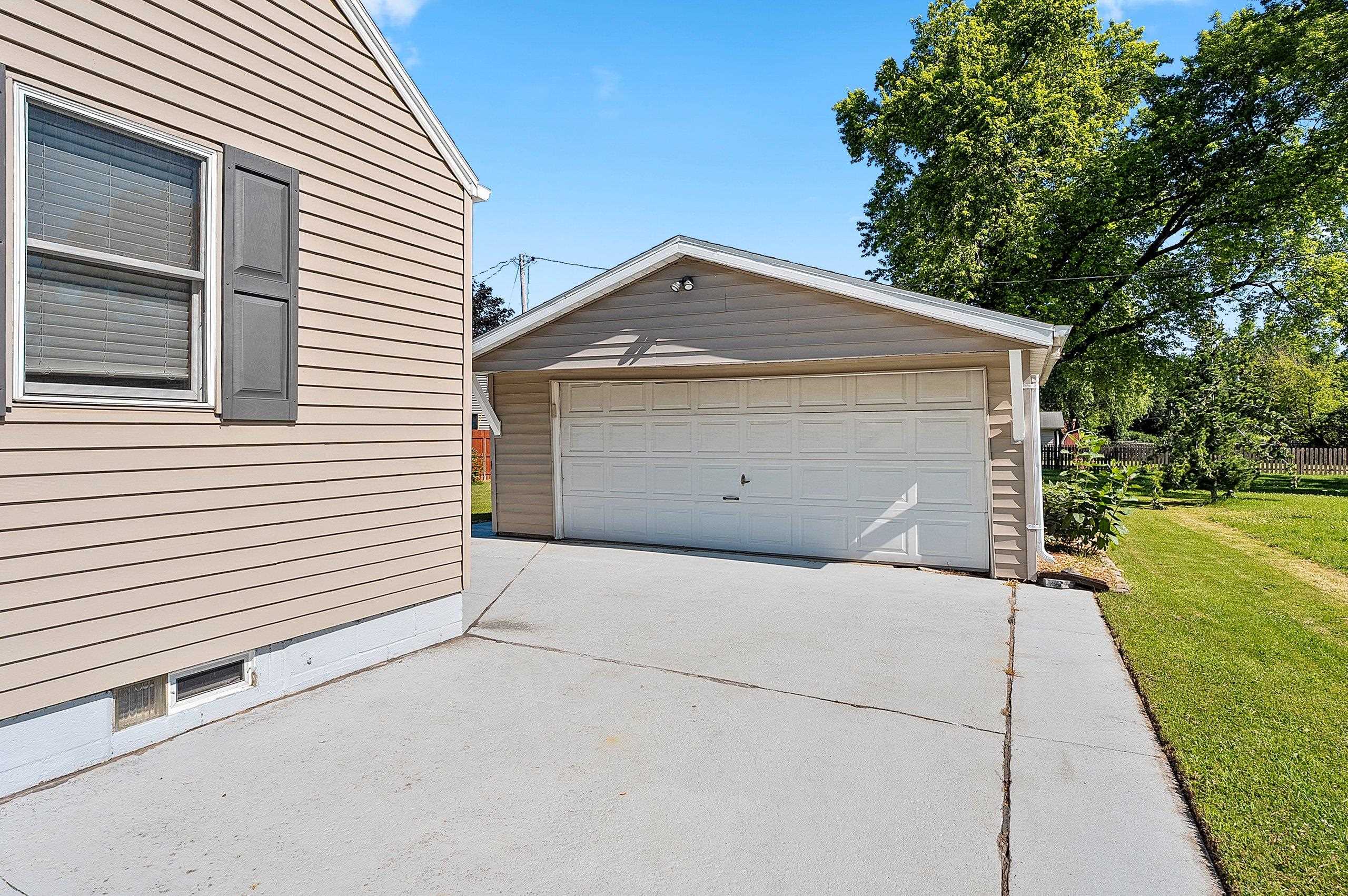 712 East 3rd Street Kimberly, WI 54136 - Photo 41 of 45