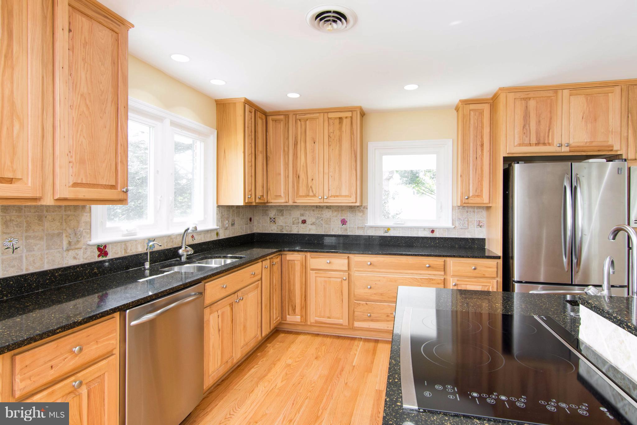 20916 Brooke Knolls Road Laytonsville, MD 20882 - Photo 12 of 30 Kitchen
