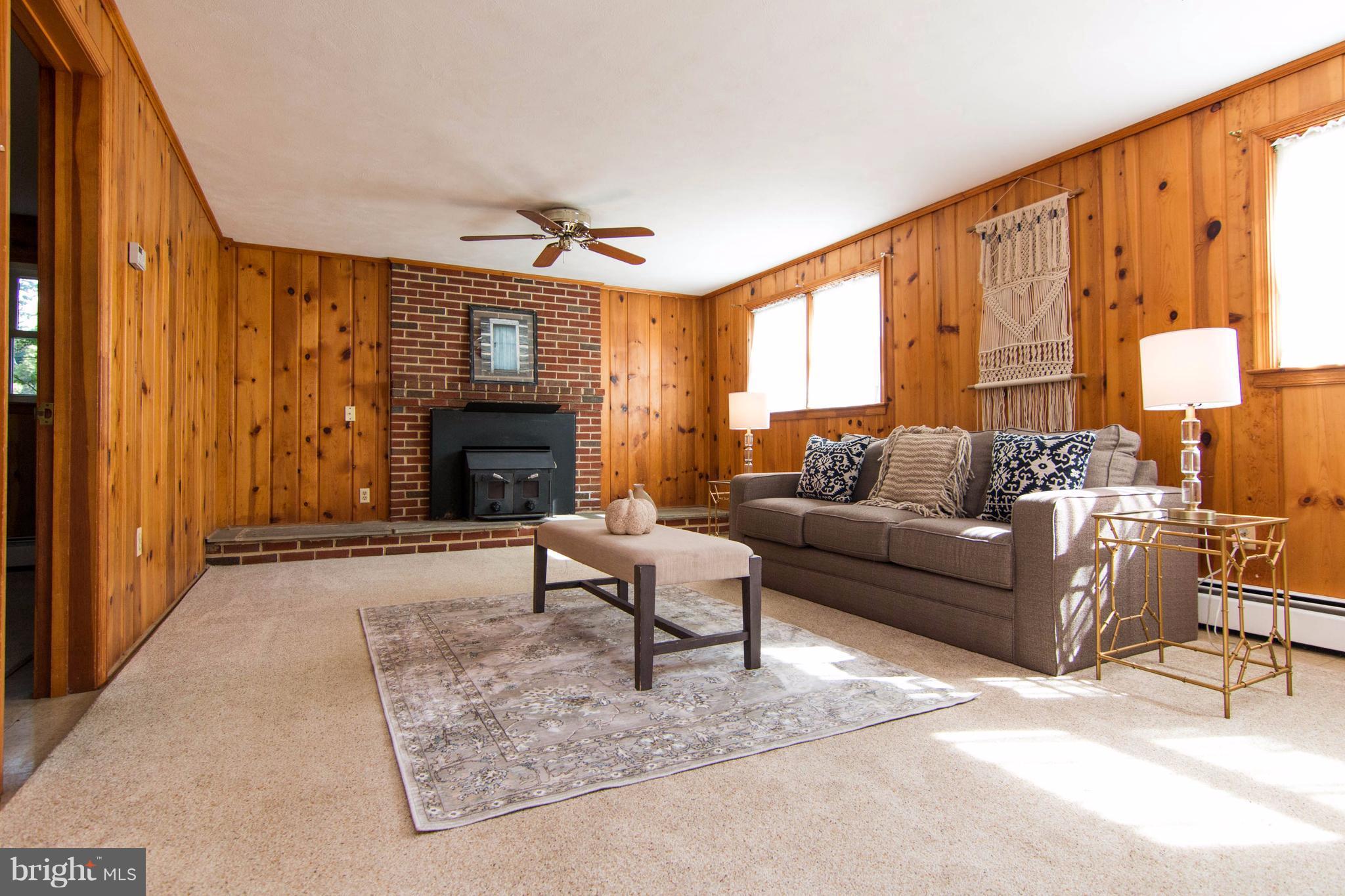 20916 Brooke Knolls Road Laytonsville, MD 20882 - Photo 14 of 30 Family Room