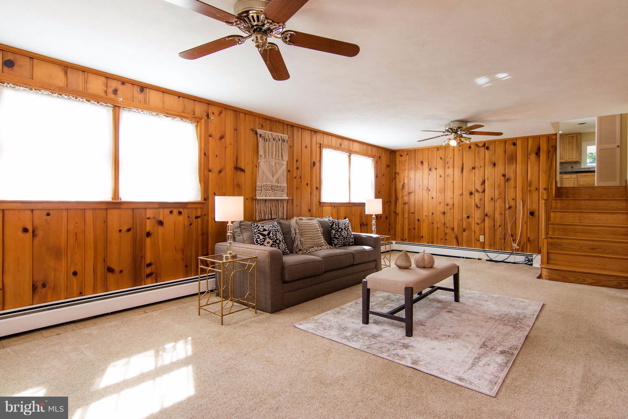 20916 Brooke Knolls Road Laytonsville, MD 20882 - Photo 15 of 30 Family Room