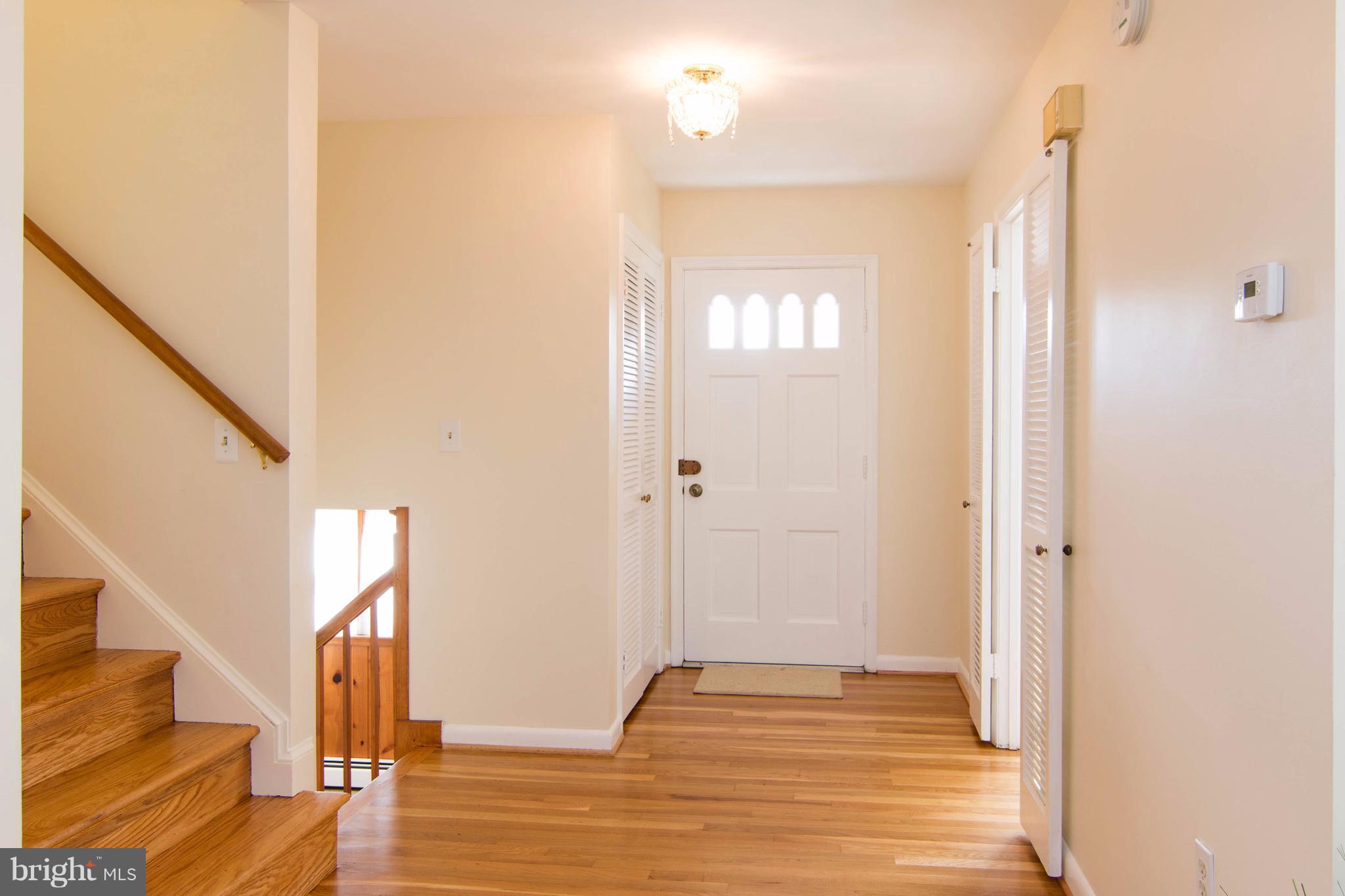 20916 Brooke Knolls Road Laytonsville, MD 20882 - Photo 3 of 30 Interior (General)