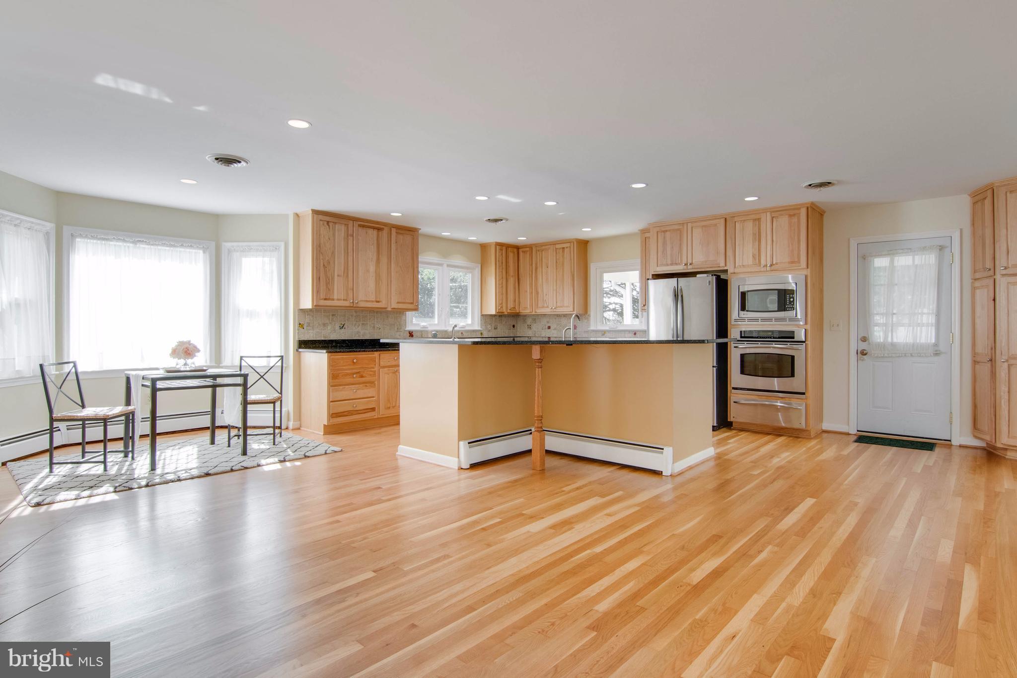 20916 Brooke Knolls Road Laytonsville, MD 20882 - Photo 5 of 30 Kitchen