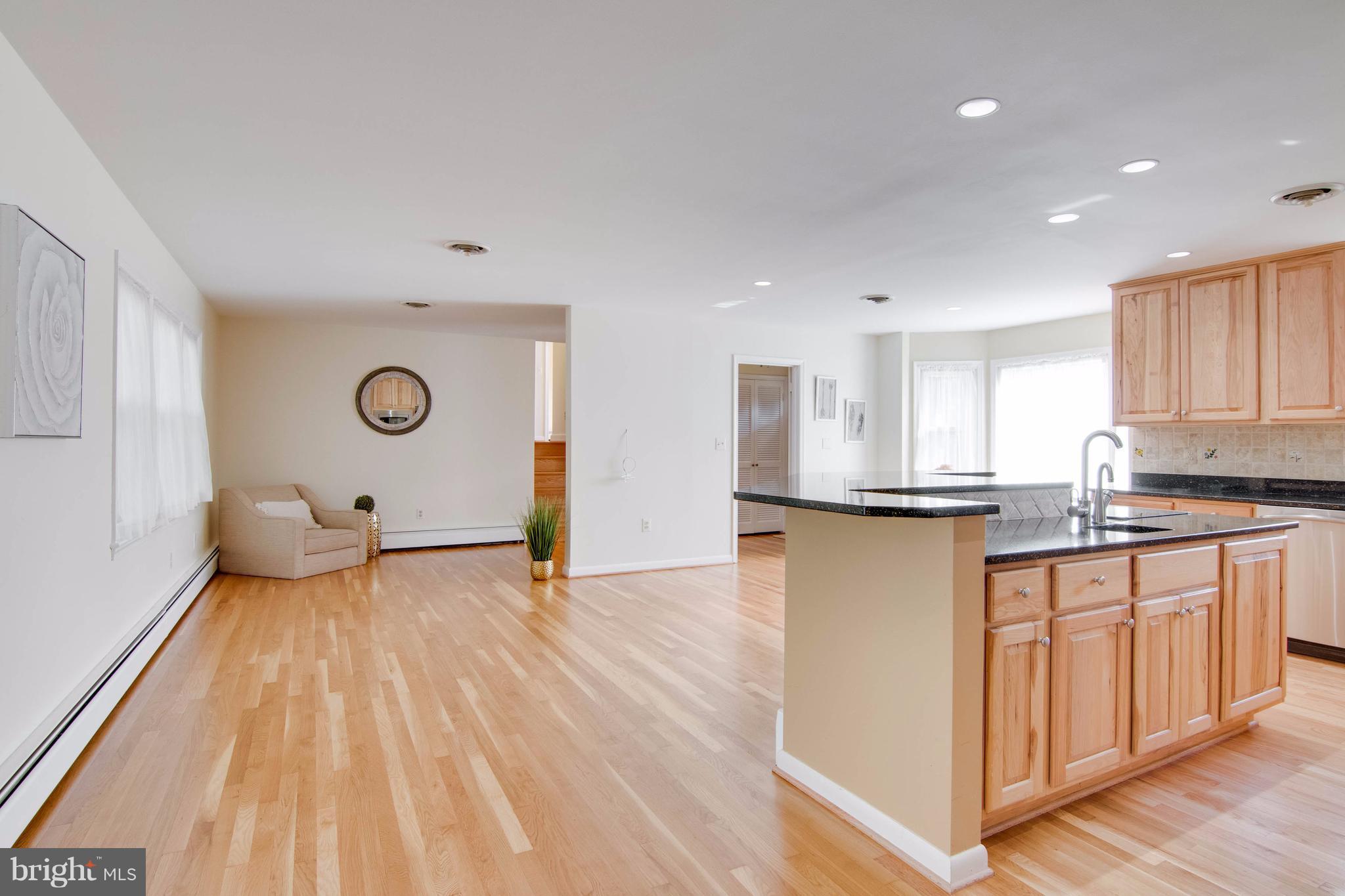 20916 Brooke Knolls Road Laytonsville, MD 20882 - Photo 7 of 30 Kitchen