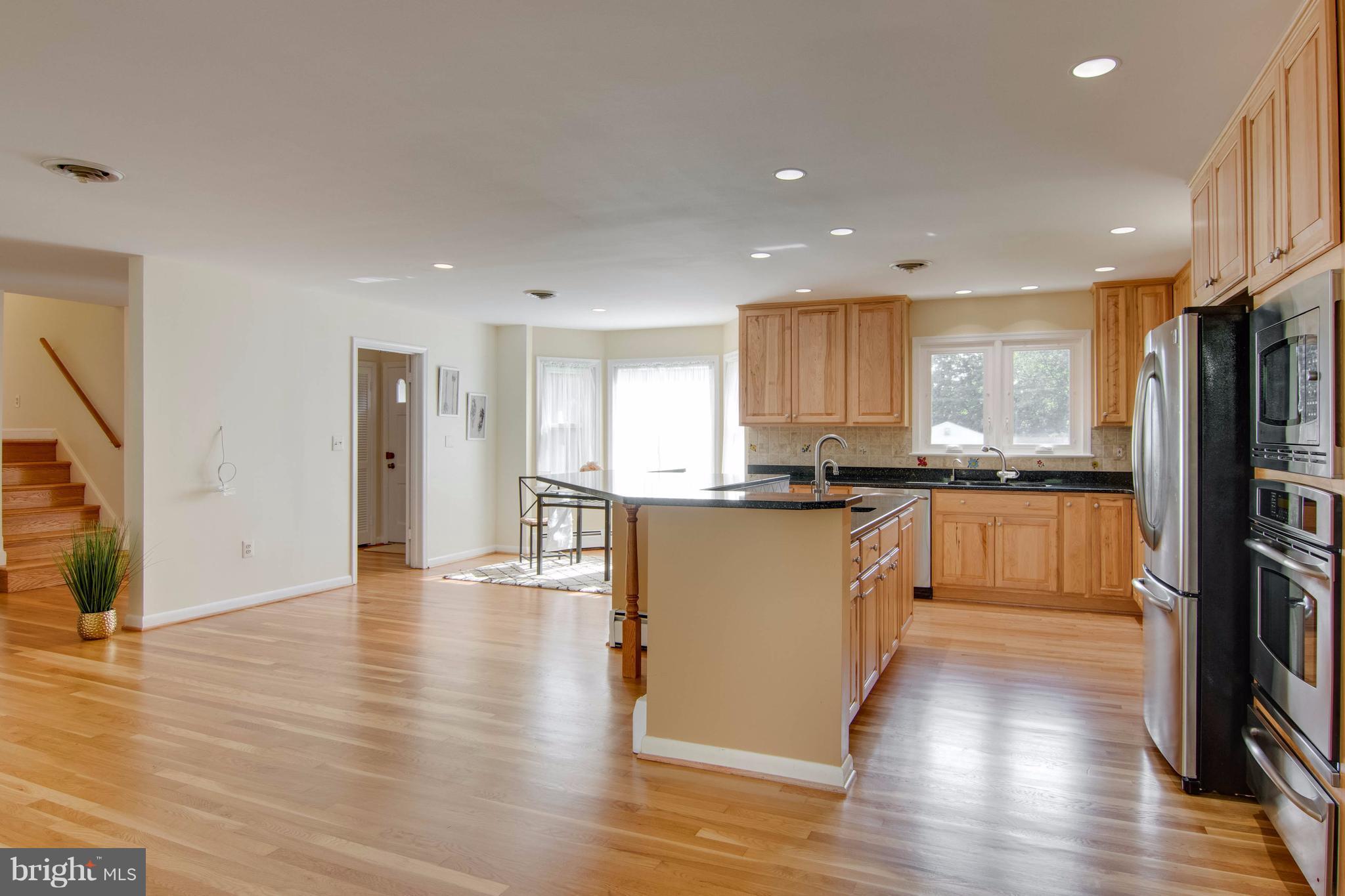 20916 Brooke Knolls Road Laytonsville, MD 20882 - Photo 8 of 30 Kitchen