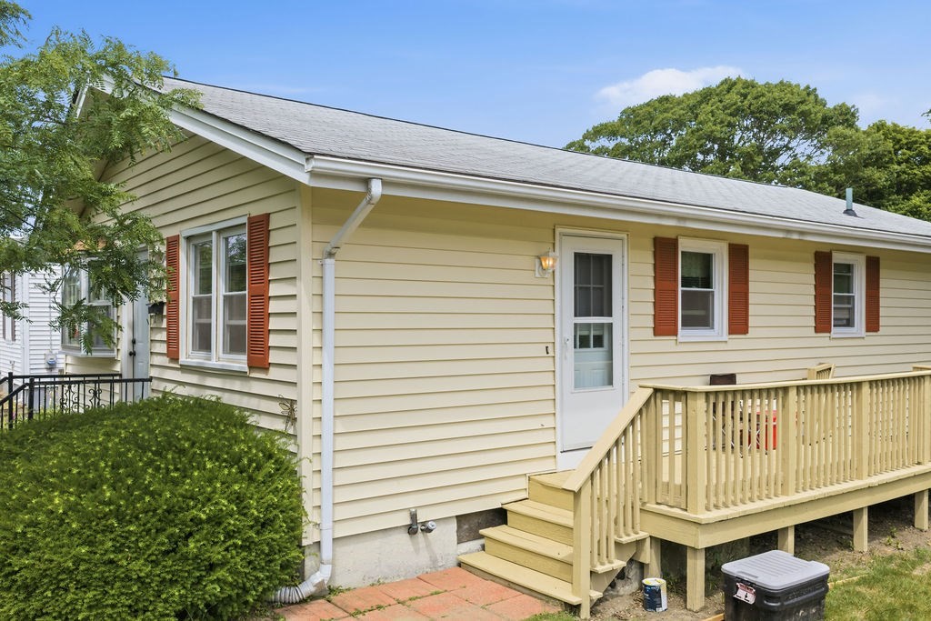 117 Fales Road Bristol, RI 02809 - Photo 13 of 42