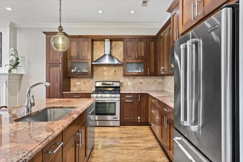 $699,000 | 4860 North Clark Street, Unit 3S, Chicago, IL 60640