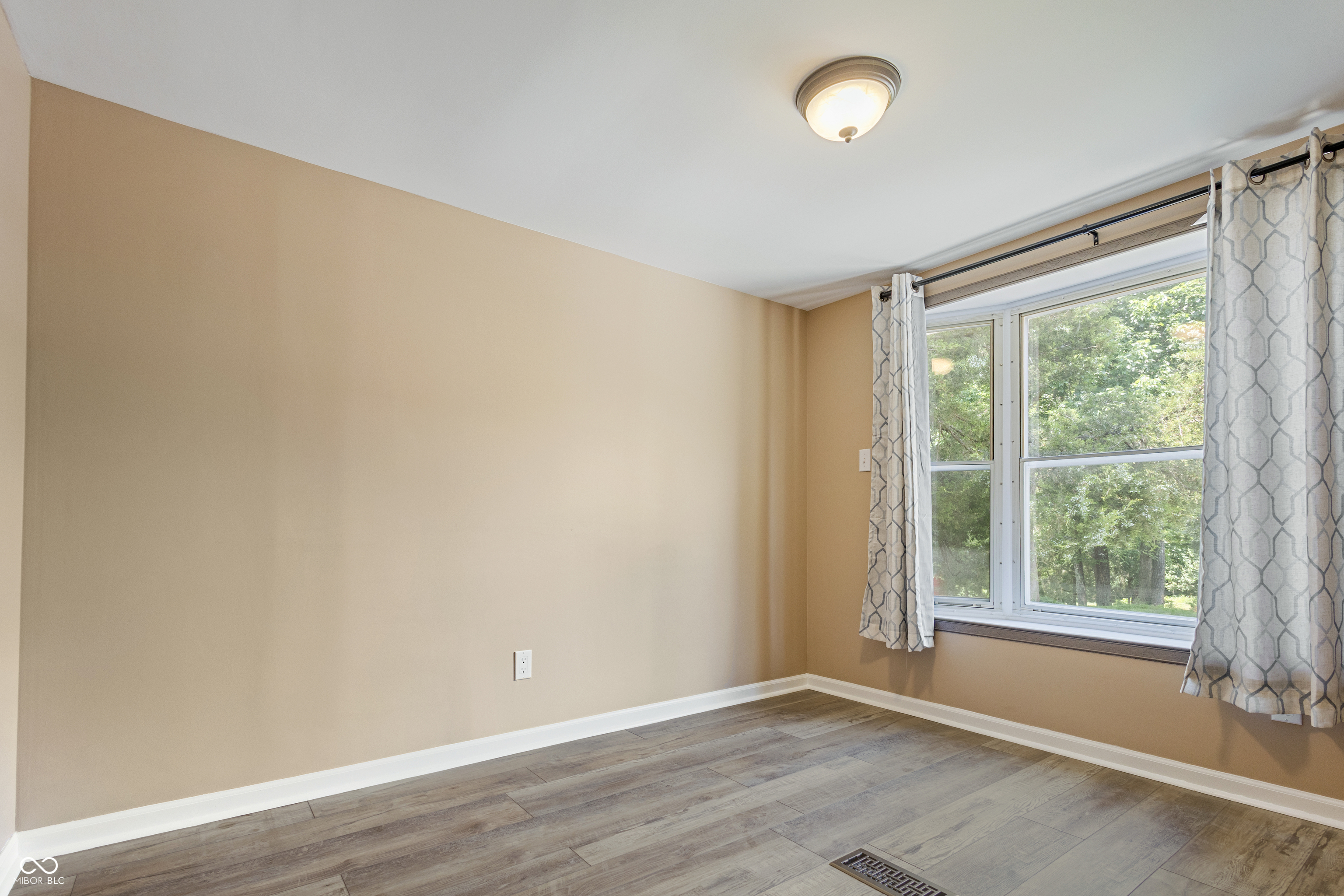 7198 Robertson Road Trafalgar, IN 46181 - Photo 13 of 21