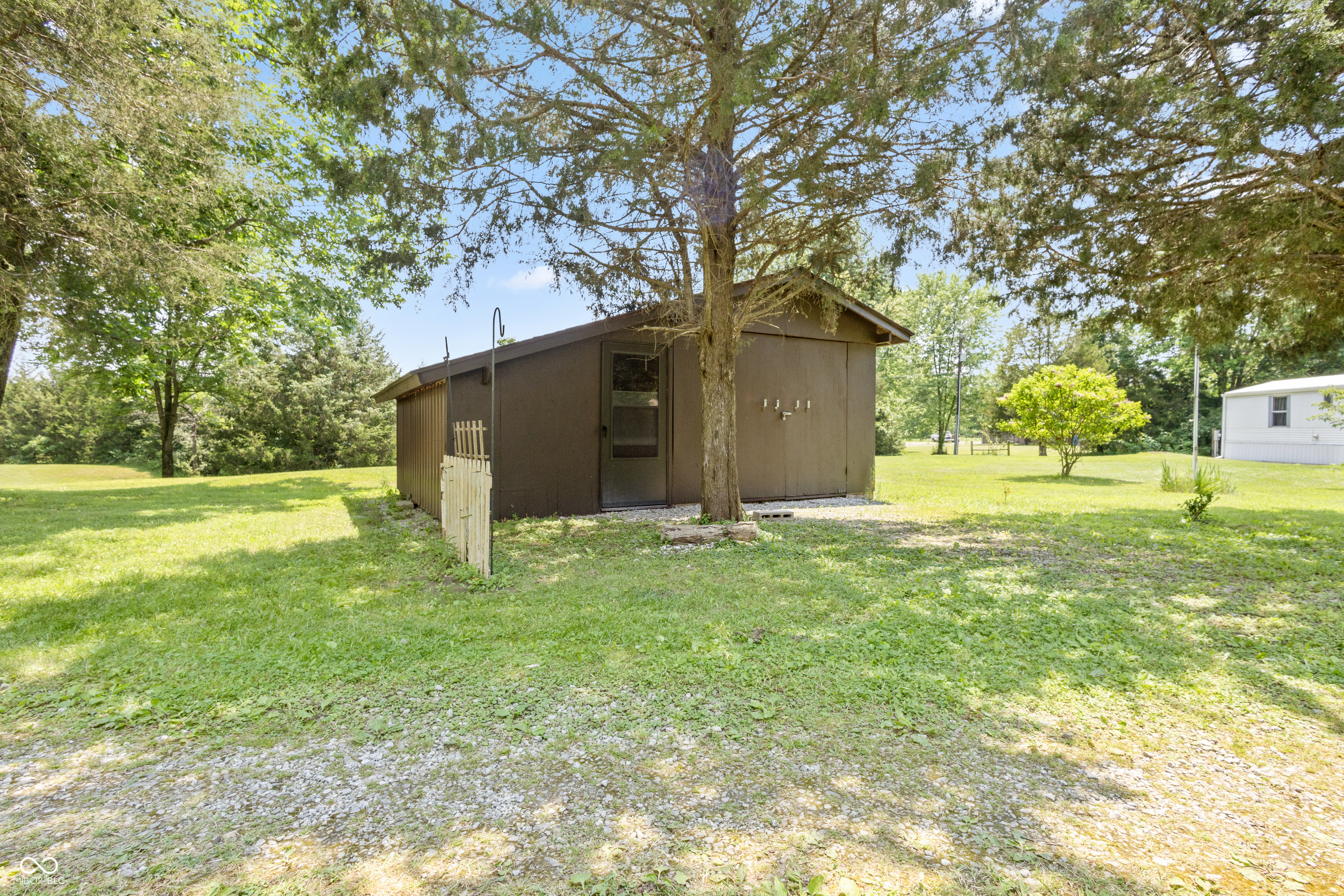 7198 Robertson Road Trafalgar, IN 46181 - Photo 18 of 21