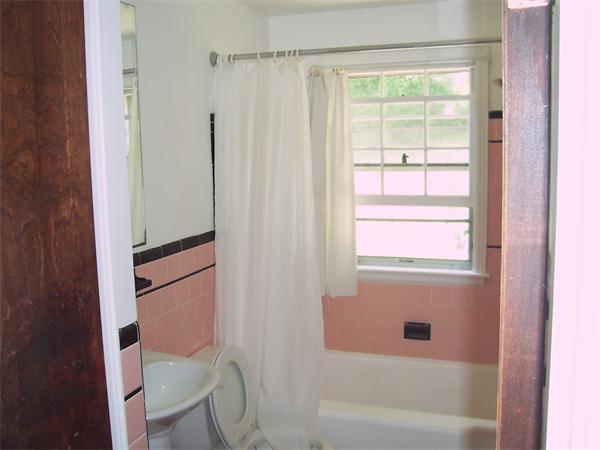 19 Stoneleigh Road Worcester, MA 01606 - Photo 3 of 20 Gallery Image 3