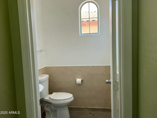 a bathroom with a toilet