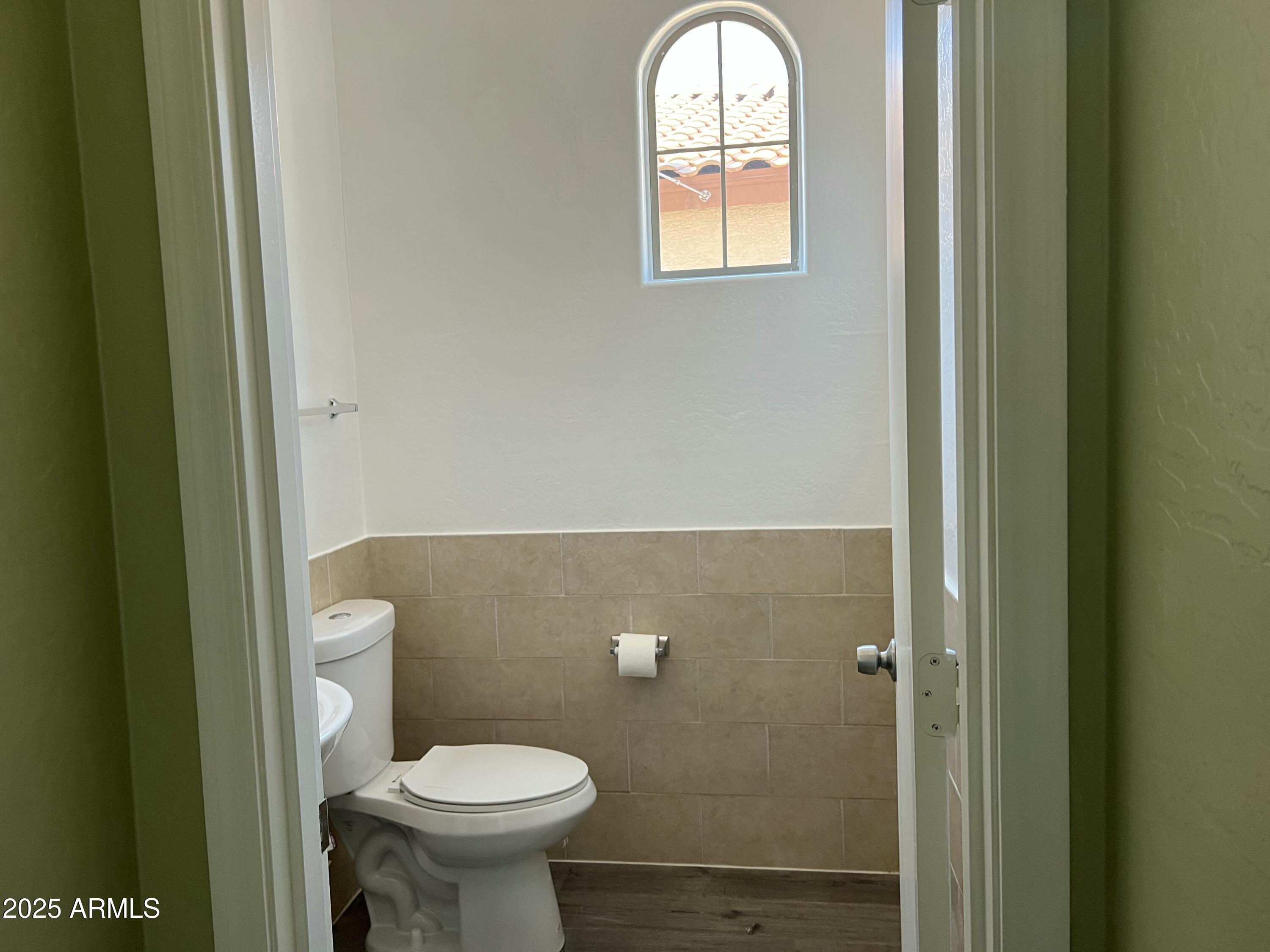 2679 East Chester Drive Chandler, AZ 85286 - Photo 8 of 30 a bathroom with a toilet