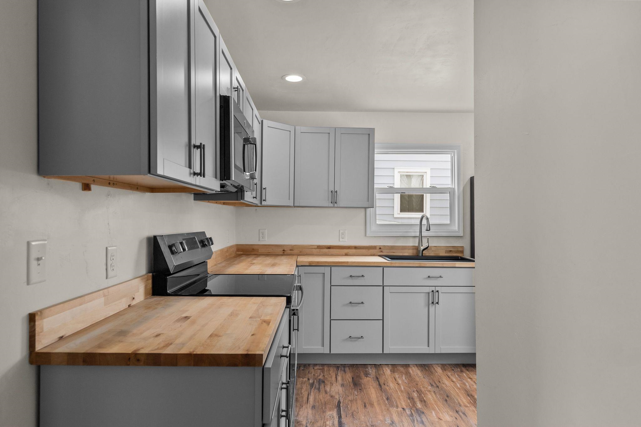 136 West Cecil Street Neenah, WI 54956 - Photo 14 of 26