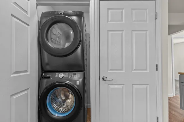 $179,500 | 136 West Cecil Street, Neenah, WI 54956