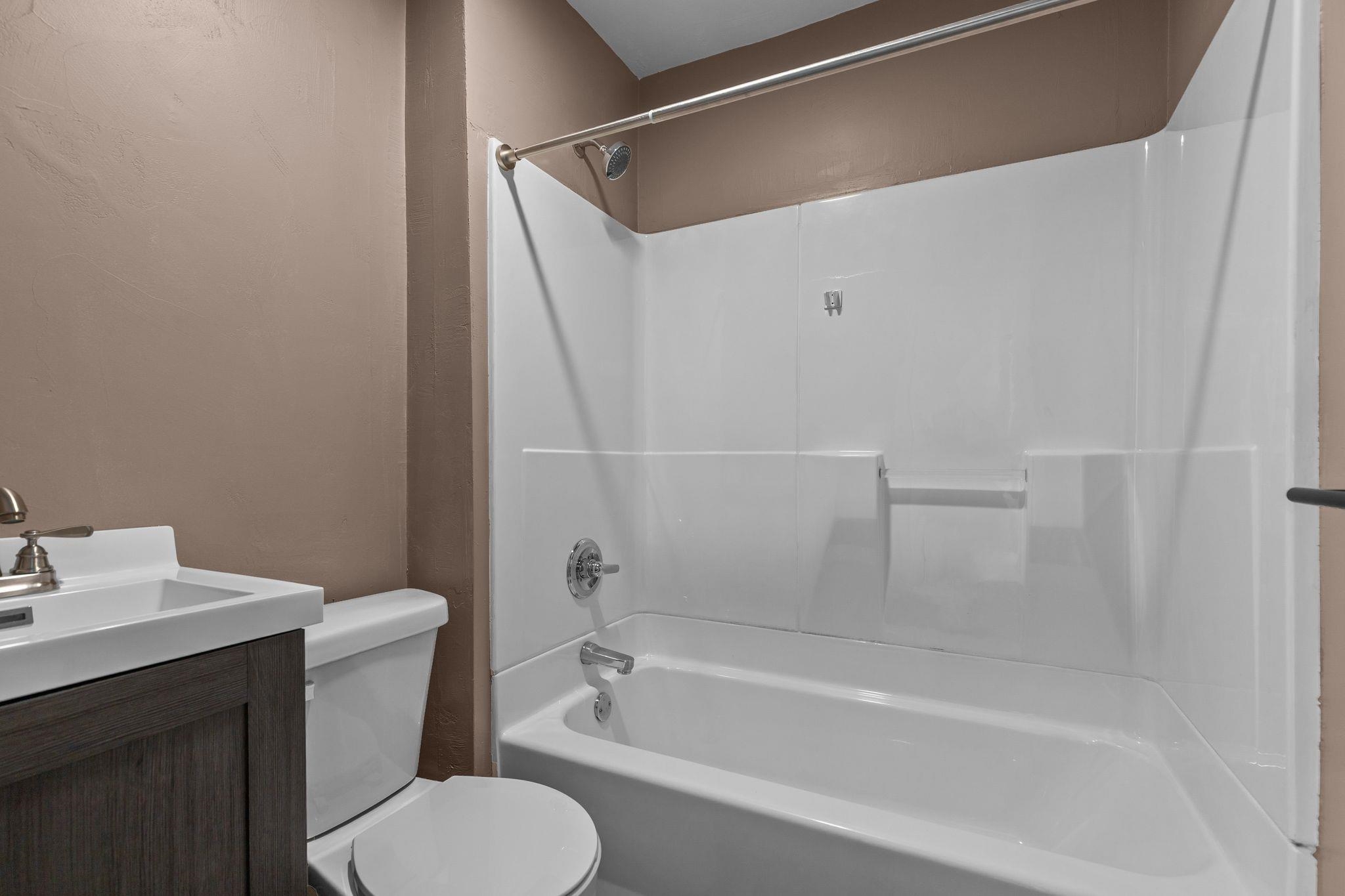 136 West Cecil Street Neenah, WI 54956 - Photo 21 of 26