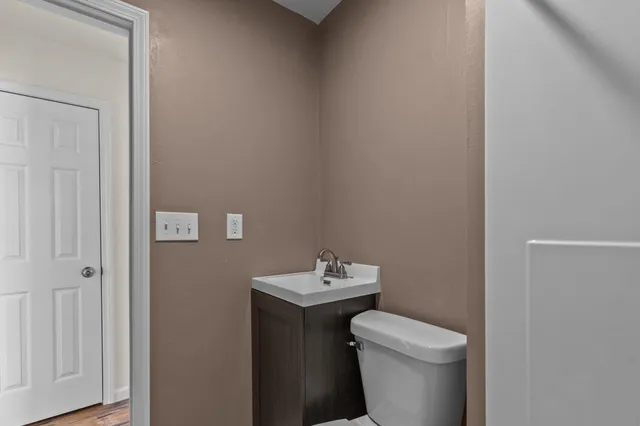 $179,500 | 136 West Cecil Street, Neenah, WI 54956