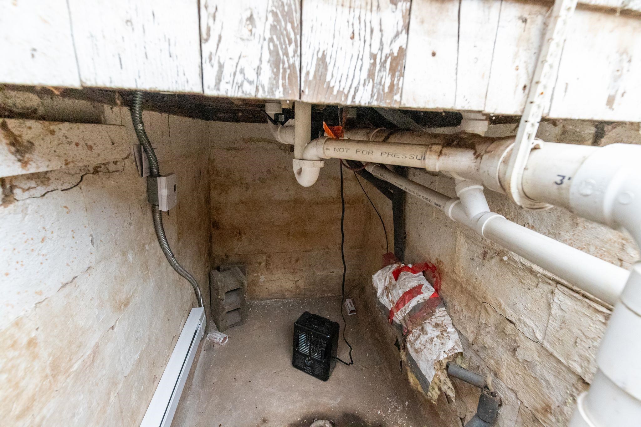 136 West Cecil Street Neenah, WI 54956 - Photo 23 of 26