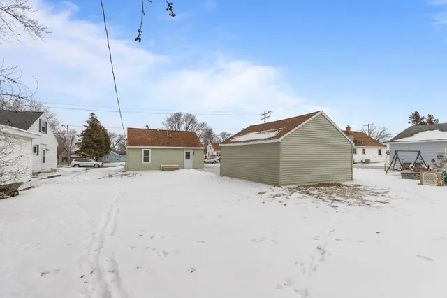 $179,500 | 136 West Cecil Street, Neenah, WI 54956
