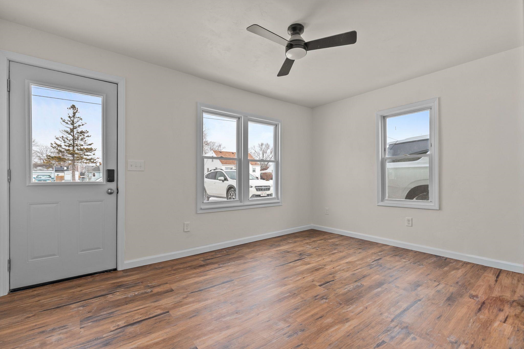 136 West Cecil Street Neenah, WI 54956 - Photo 7 of 26