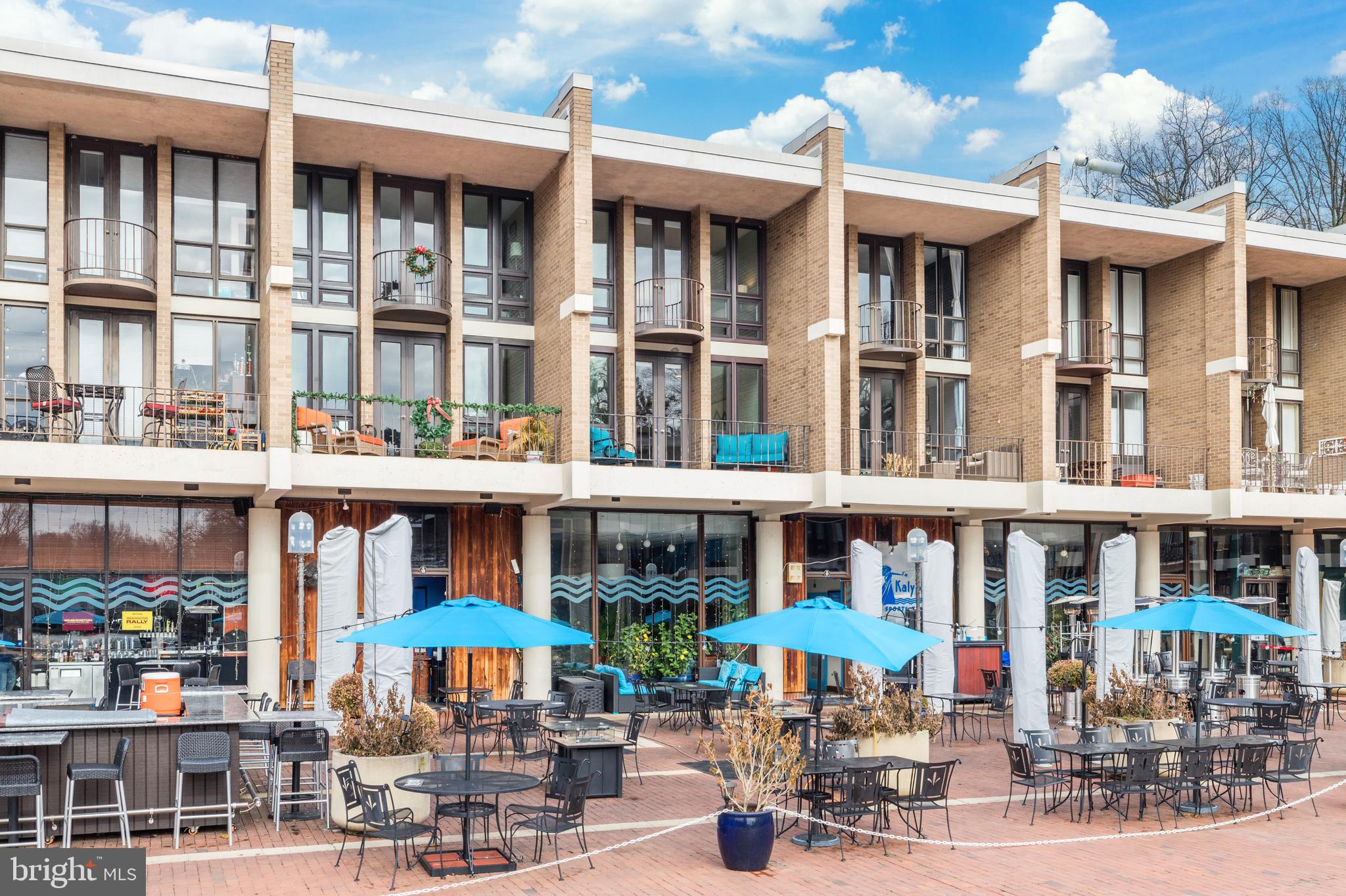 1618 Chimney House Road Reston, VA 20190 - Photo 23 of 30 Restaurant w/ Outdoor Seating