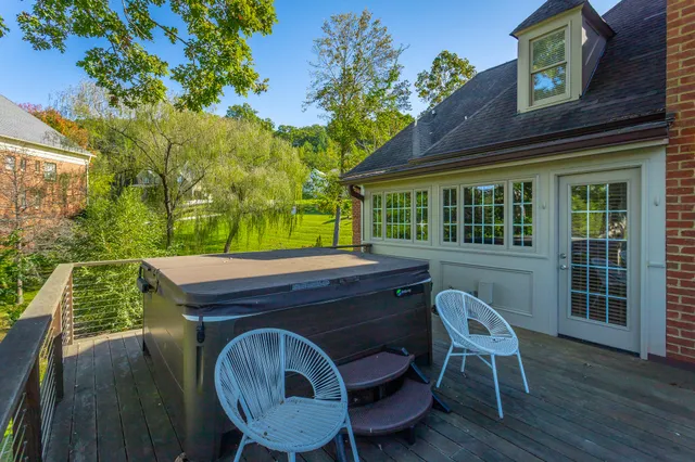 $1,200,000 | 25 Ridgerock Drive, Signal Mountain, TN 37377